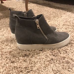 Steve Madden gray wedgie sneakers size 7